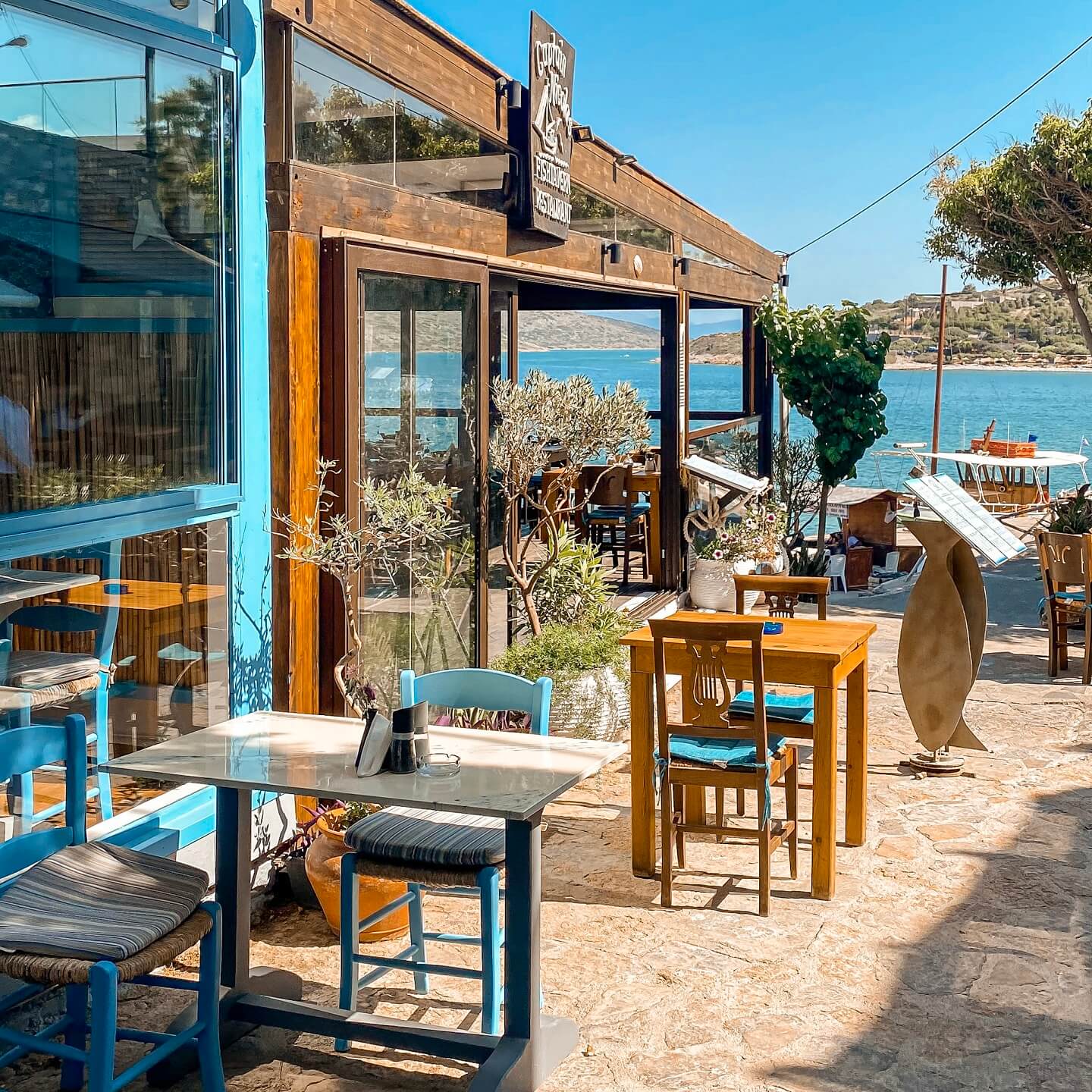 Plaka, Crete tavernas