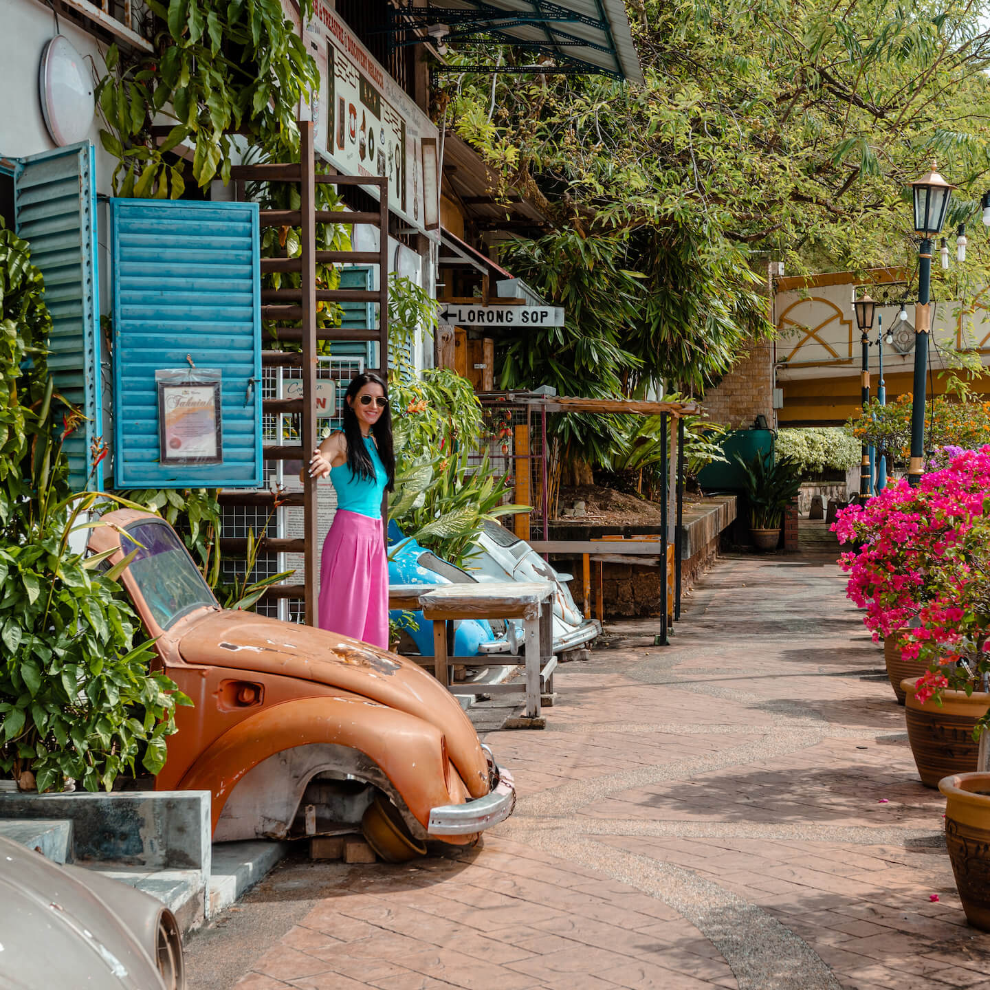 colorful streets of malacca malaysia